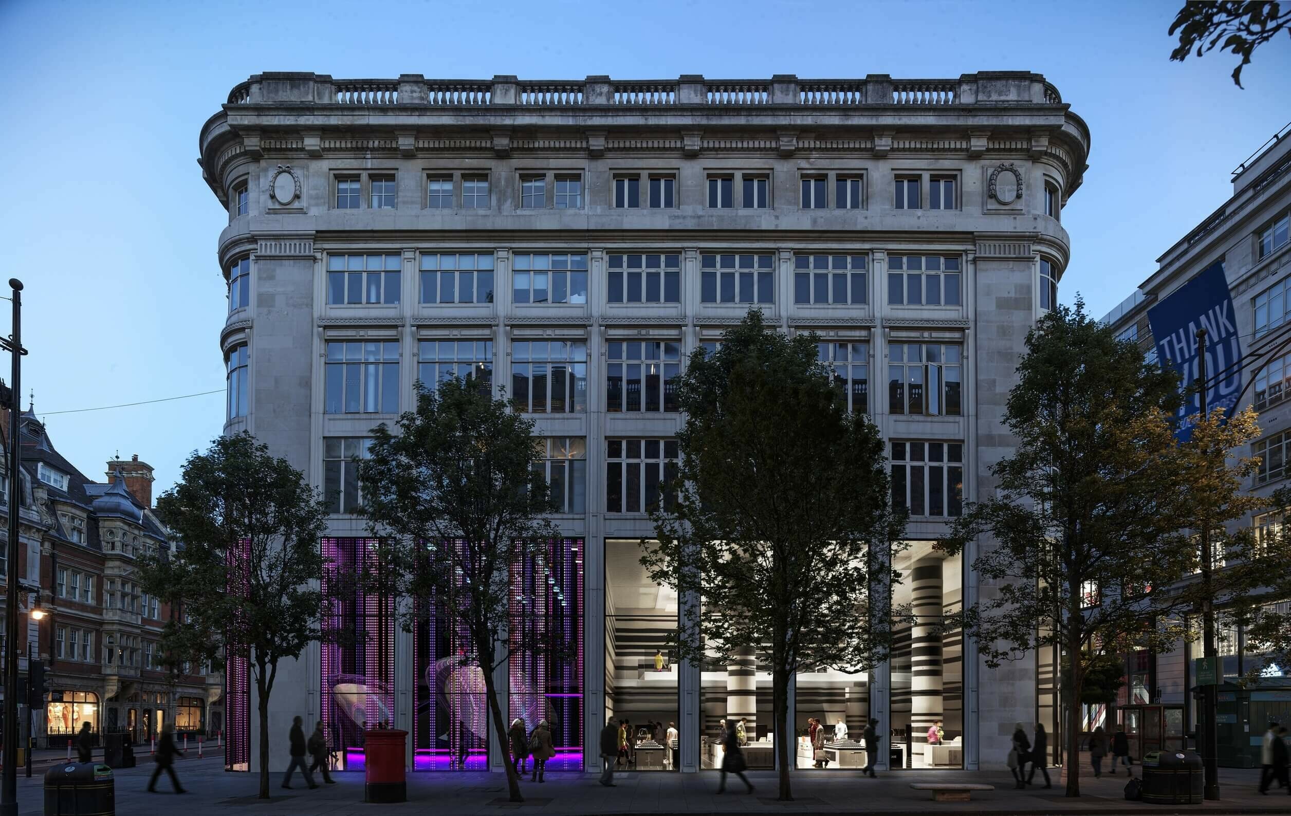 415 Oxford Street / Glass Canvas 415 Oxford Street / Glass Canvas